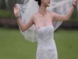 婚纱照拍摄精彩瞬间 新娘激情露点·
